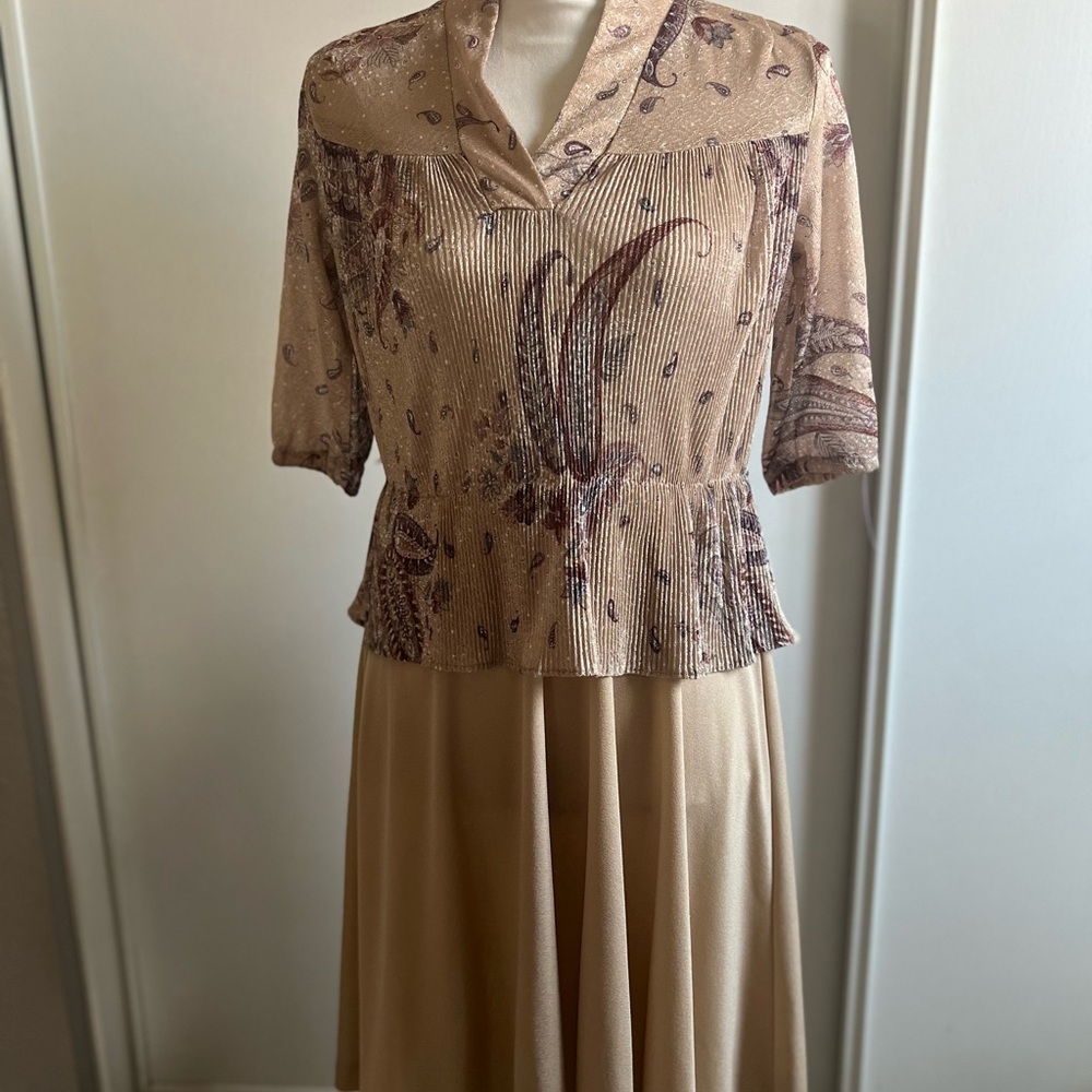 Liz Petites Inc. vintage Elegant Beige and Brown Patterned dress